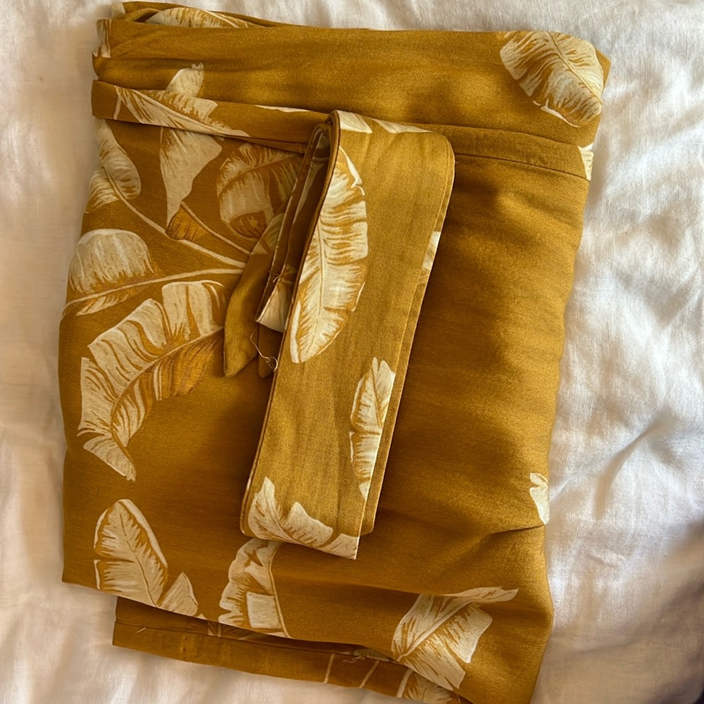 H&M mustard print soft pants with tie belt, size 2